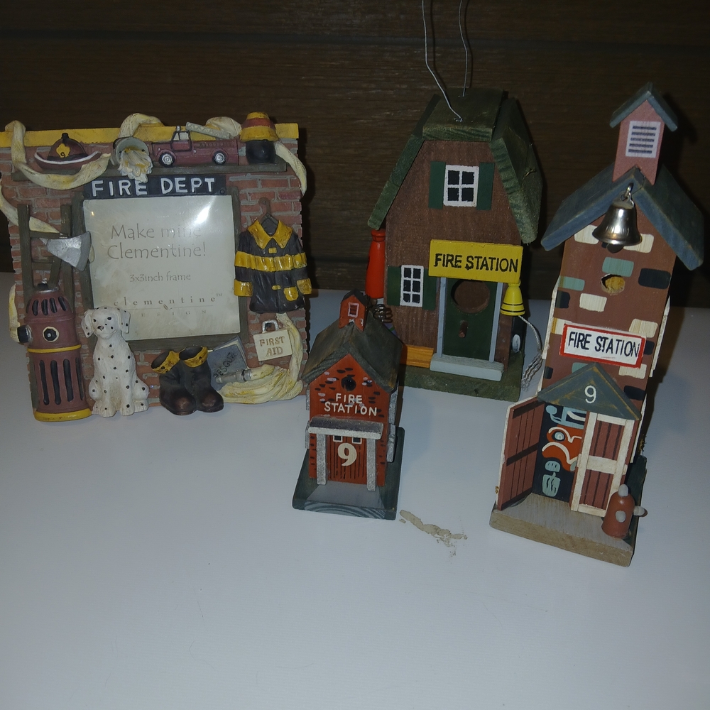 Set Of Firehouse Decor 3 Birdhouses 1 Picture Frame 3x3